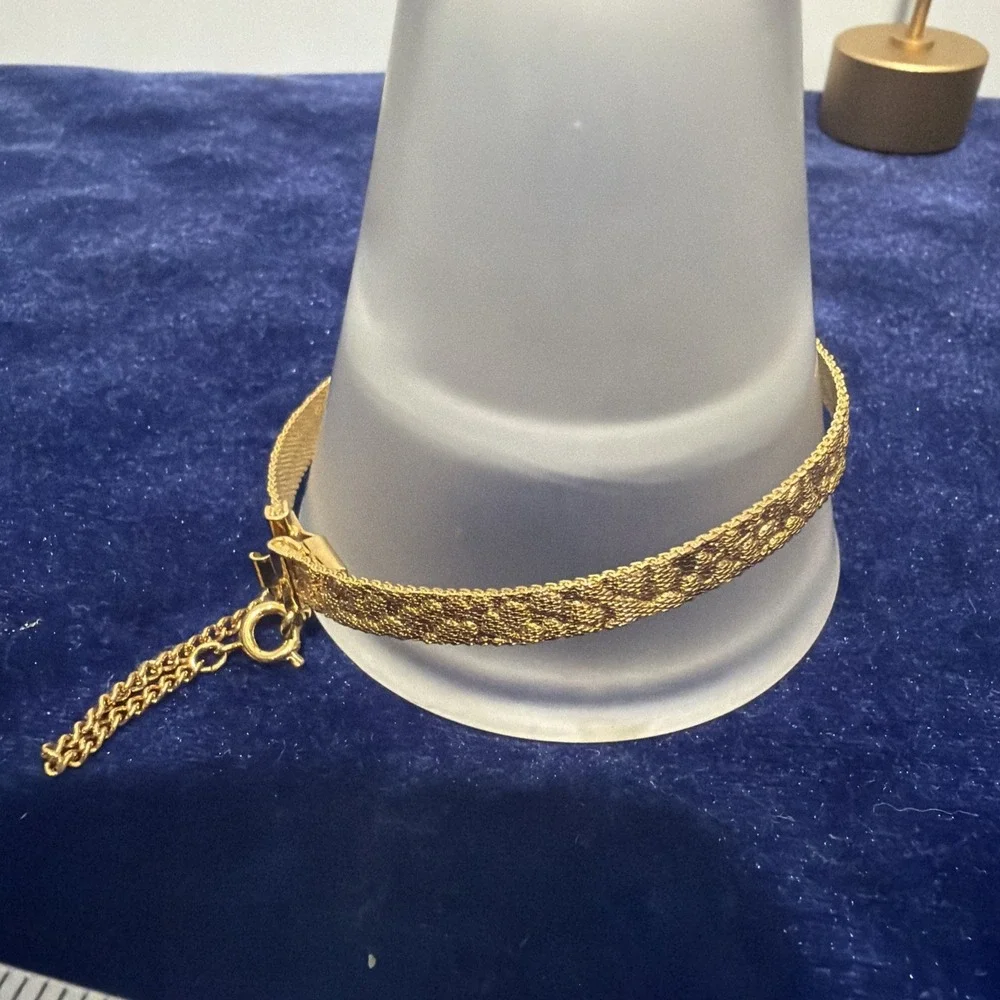 Vintage Gold Tone Mesh Bracelet Flexible Metal Chain Bangle